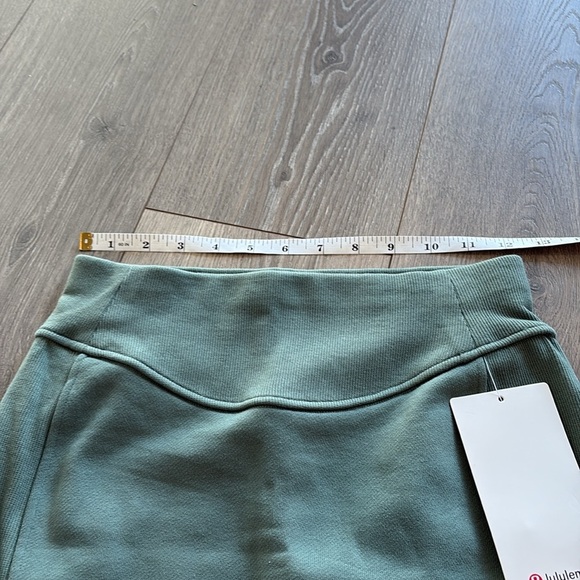 NWT Lululemon Scuba High-Rise Mini Skirt Grey Eucalyptus Size XS - Picture 7 of 10